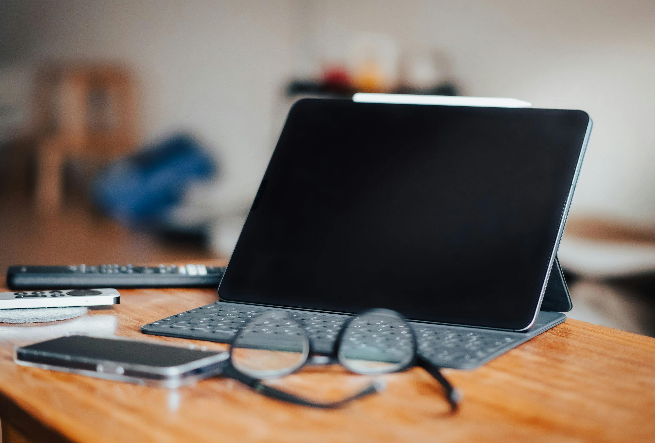 Tablet Schreibtisch Online MPU Vorbereitung